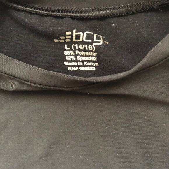 A Bundle of Two Women's Athletic Undershirts - Picture 3 of 4